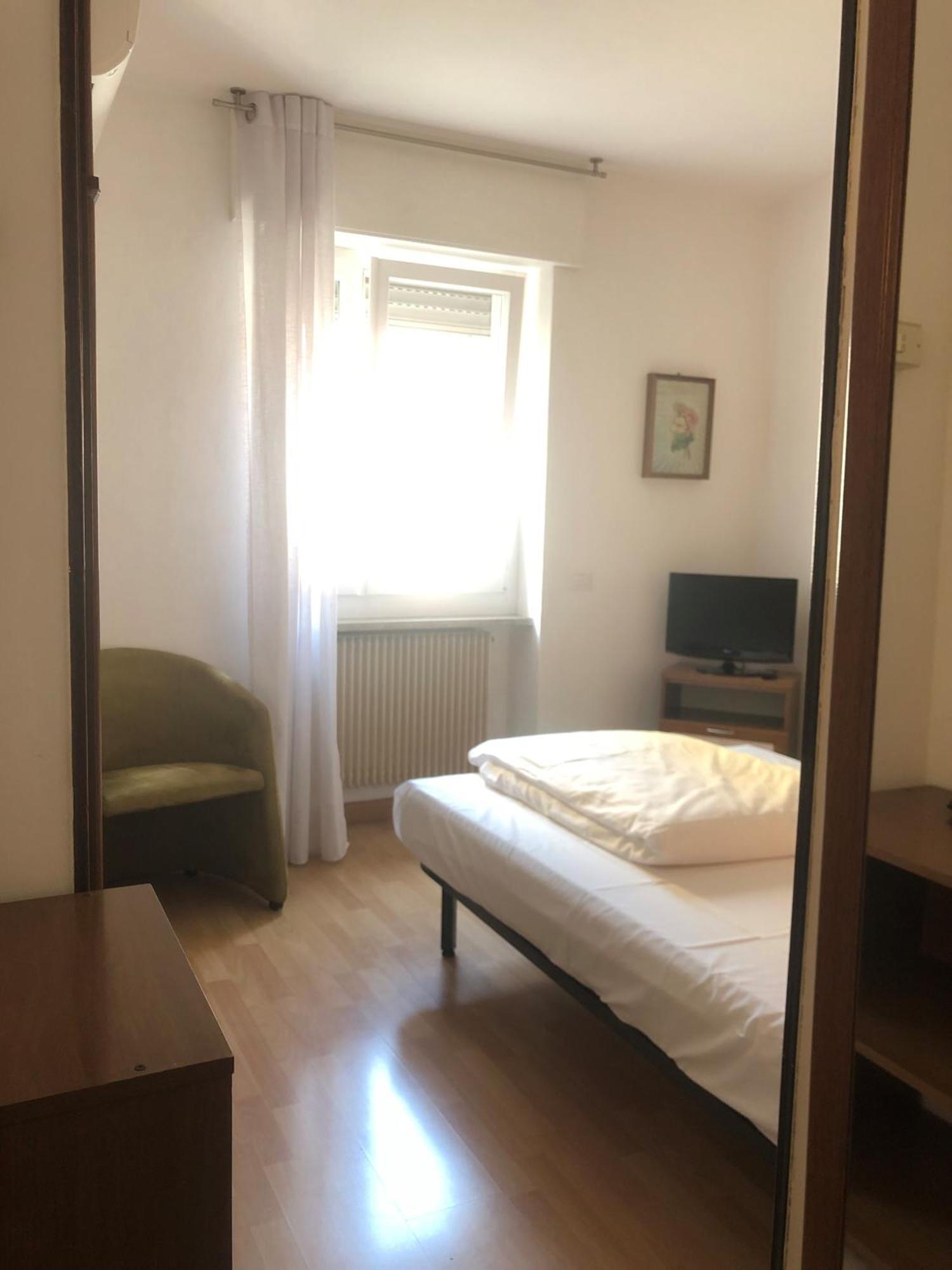 Hotel Sole Holiday Arco Exterior foto
