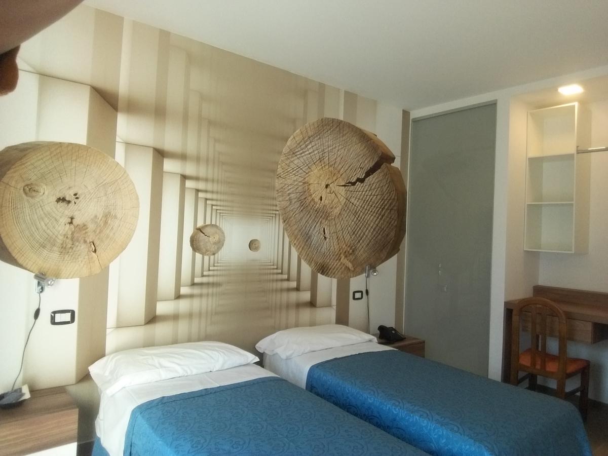 Hotel Sole Holiday Arco Exterior foto